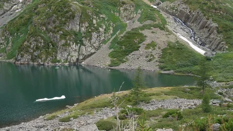 Static view to mountain lake with glacier. Altai Video stock 103377880