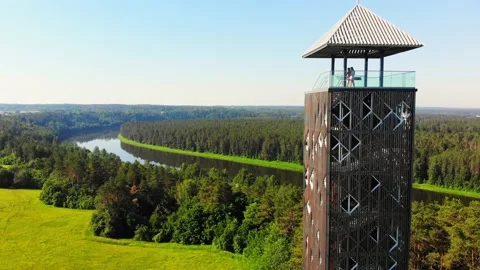 Static view tourists standing on top look out Birstonas observation tower - h Vidéo 157890440