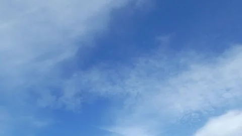 Static wide shot of blue sky with white cirrus clouds video Stock-Footage 337122807