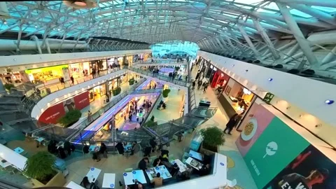 Stationary third-level lengthwise view of Centro Comercial Vasco da Gama mall Vídeo Stock 287529144