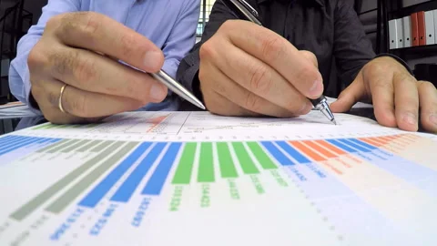  Statistics In Office Stockbeeldmateriaal 210494552