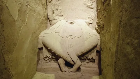 Statue in ancient city in Xinjiang Video stock 235106960