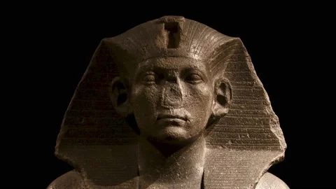 Statue of ancient Egyptian pharaoh king Stock Footage 164548013