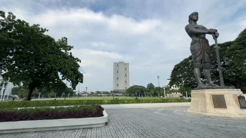 Statue and Grounds at National Museum, Manila 4K 60fps 스톡 동영상 338400250