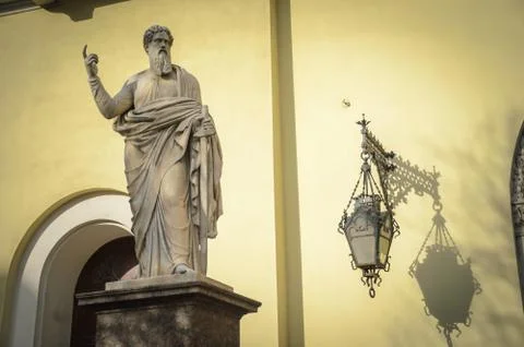 Statue and lantern Stock-Fotos