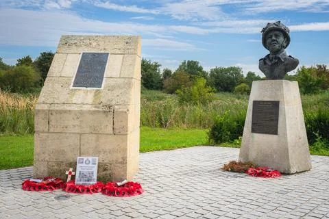 Statue and memorial for Major John Howard, close to the Pegasus Bridge Fotos de archivo