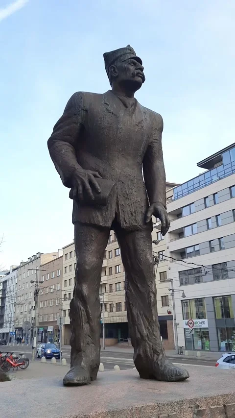 Statue of Antoni Abraham in Kaszubski square. Stock Footage 267279854
