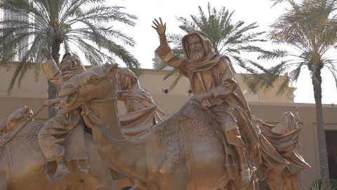A statue of a bedouin on a camel Video stock 162459559