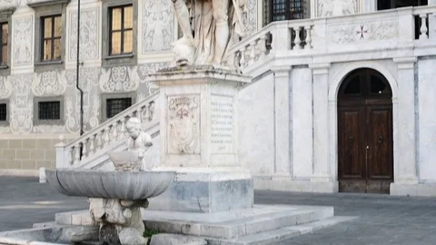 The statue of Cosimo I de 'Medici Stock Footage 79733898