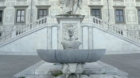 Statue of Cosimo I de 'Medici, Pisa - Italy Stock Footage 153408335
