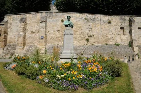 Statue of Daubigny in Auvers sur Oise Stock Photos