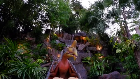 Statue in Dino Park restaurant, waterfall, pterodactyl interesting places Phuket 库存影片 247132931