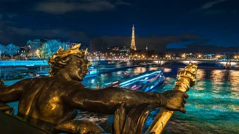 Statue du pont Alexandre III, Paris, France - Timelapse Stock Footage 107286644