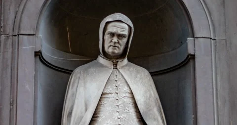 The statue of Giotto in front of the Uffizi in Florence Stock Footage 139051097