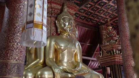 Statue golden buddha Stock Footage 232678095