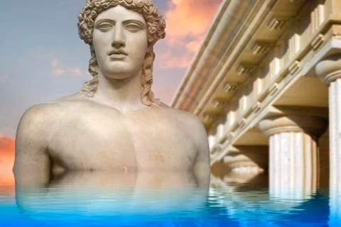 Statue of hercules  ancient art reflected in a calm sea. Illustrazione stock