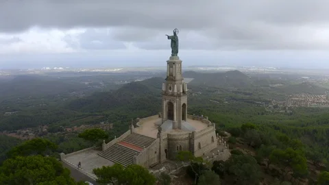 Statue of Jesus on the mountain 動画素材 119554343