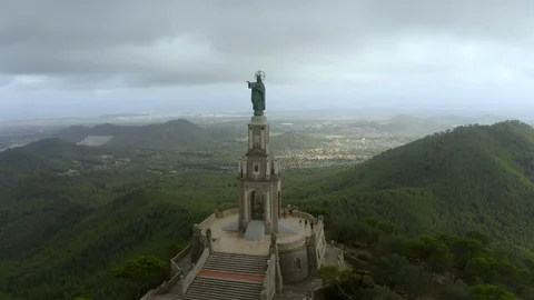 Statue of Jesus on the mountain 動画素材 119567652