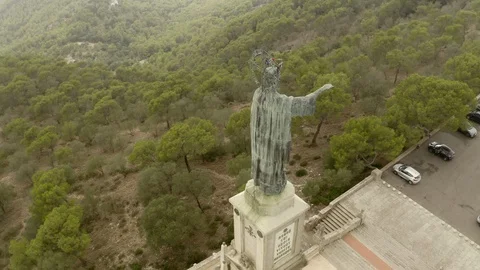 Statue of Jesus on the mountain 動画素材 119568077