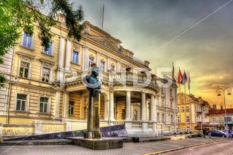 Statue of Jonas Zemaitis in front of Ministry of National Defenc Stock Photos