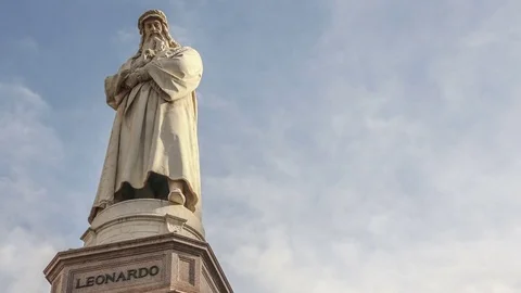 Statue of Leonardo Da Vinci Video stock 72444846