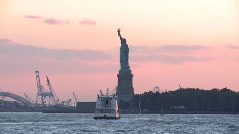 The Statue of Liberty Stockbeeldmateriaal 77168254