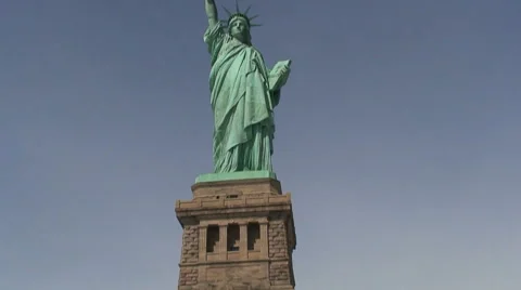 Statue of Liberty Front Panning HD Stock Footage 41149916