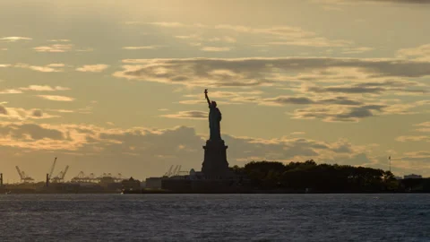 Statue Of Liberty Hyperlapse Video Zoom Out Fast Stock Footage 288775795