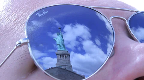 Statue of Liberty Reflection In Sunglasses Vídeo Stock 39769764