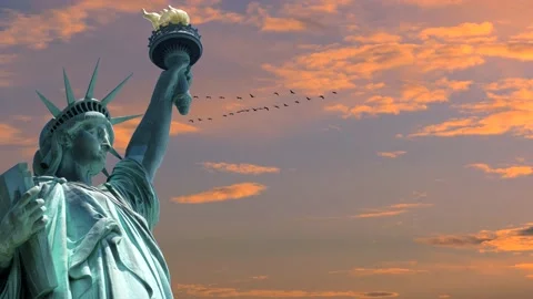 Statue of Liberty - sunrise sky with clouds - flying birds - real time Stock Footage 148989193