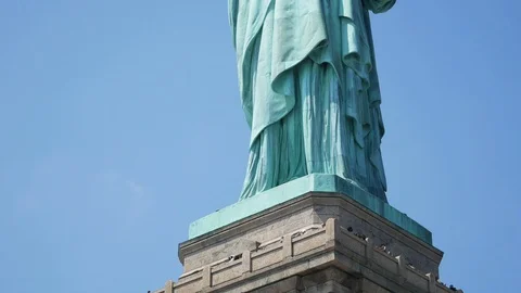 Statue of liberty vertical panoramic 4k footage Stock Footage 110494467