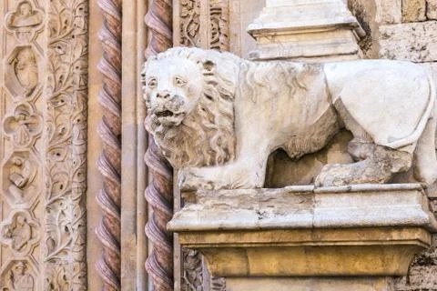 Statue of a lion Stock Photos