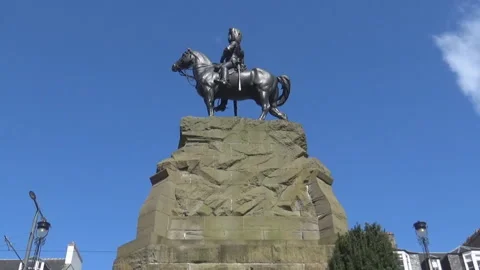 Statue of a man on a horse Stock Footage 91701273
