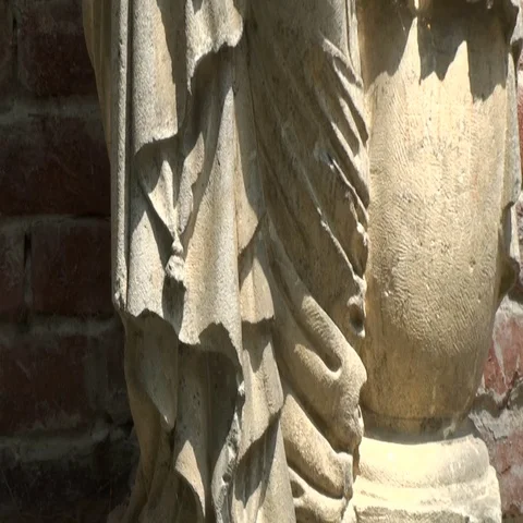 Statue of medieval man without a head Stock Footage 69320489
