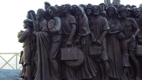 A statue for migrants in St. Peter's Square. Stock Footage 143075686