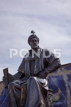 Statue of Mirzo Ulugbek at observatory, Samarkand, Uzbekistan Stock Photos