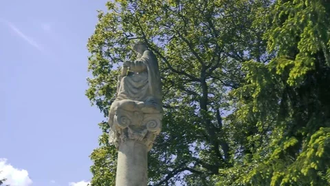 Statue movement in austria Stock Footage 112777414