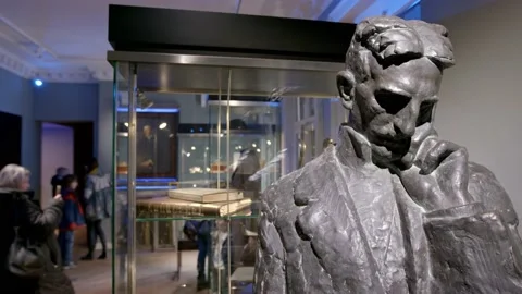 Statue of Nikola Tesla Stock Footage 171554786
