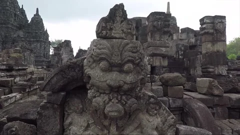 Statue or Bas Relief Carving, Sewu Temple Compound, Java, Indonesia Vidéo 285070591