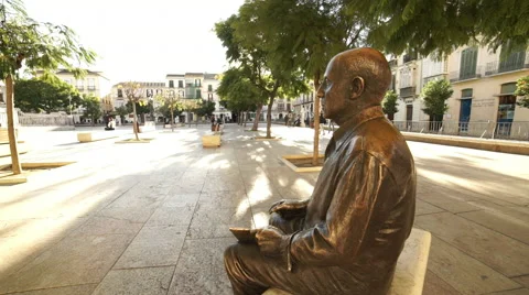 Statue of Pablo Picasso in Malaga Stock Footage 47129560