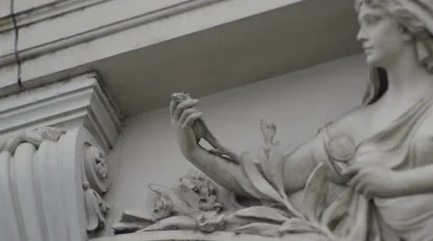 Statue pan right Stock-Footage 24745821