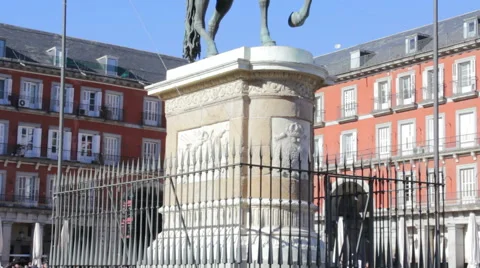 Statue of Philip III in Madrid Stock Footage 51704561