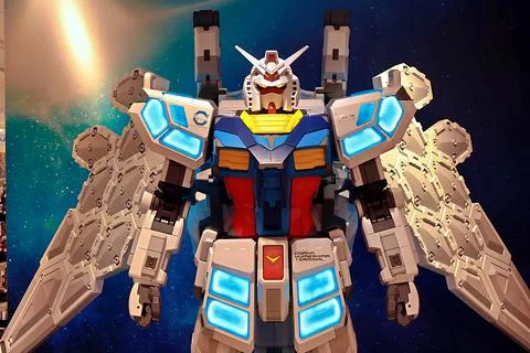 Statue of RX-78F00E with GLRSS FEATHER UNIT at the GUNDAM BASE 스톡 사진