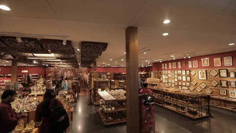 Statue shop Stock Footage 100250016