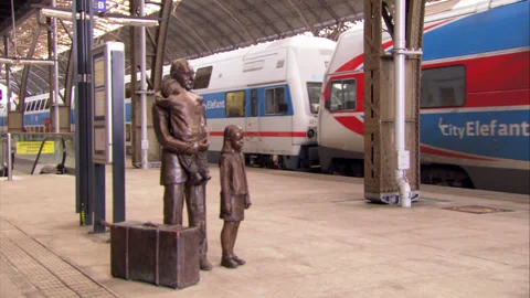 Statue of Sir Nicholas Winton, Platform, Praha hlavni nadrazi railway station Stock Footage 130288712