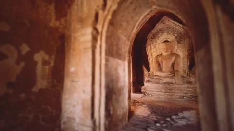 Statue of sitting Buddha inside an untitled simple temple in Bagan Myanmar Vídeos de archivo 139395677