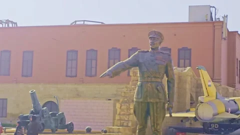 A statue of a soldier Stock-Footage 291643473