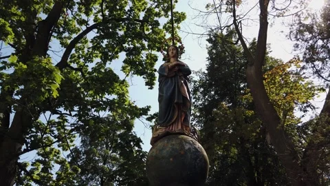 Statue of St. Mary. Stock Footage 132249186