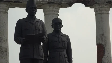 Statue of Sukarno and Hatta declaring Indonesian independence Stock Footage 78428977
