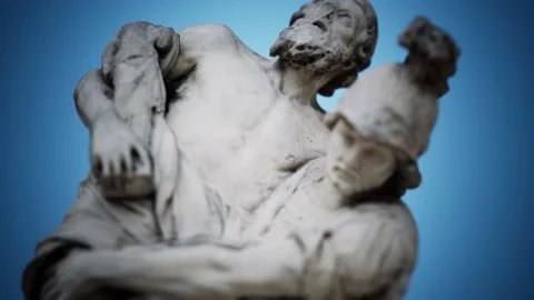 Statue of a Trojan hero Aeneas Saving His Aged Father Anchises Vídeo Stock 146211152